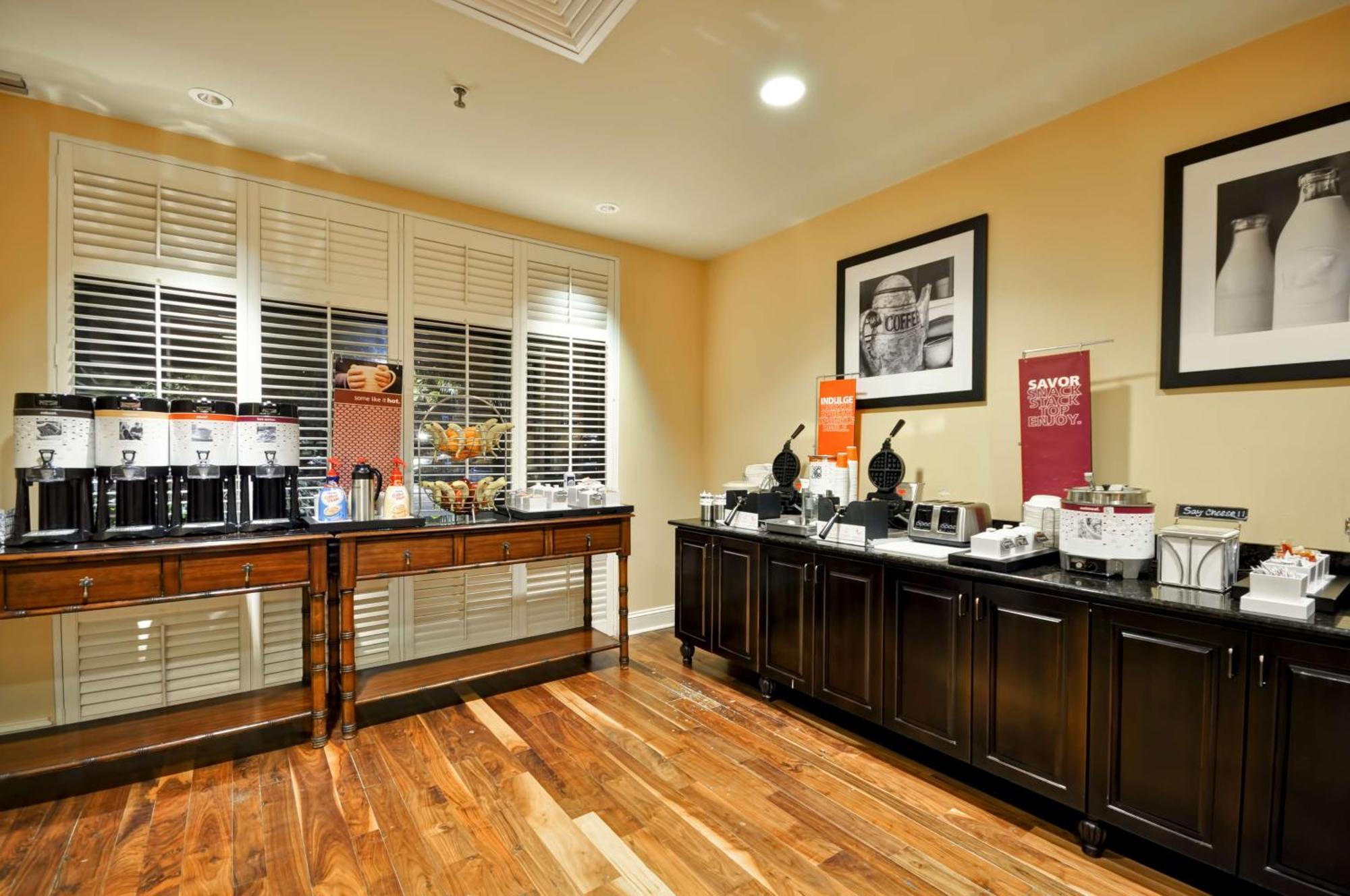 Hampton Inn & Suites North Charleston-University Boulevard Екстериор снимка