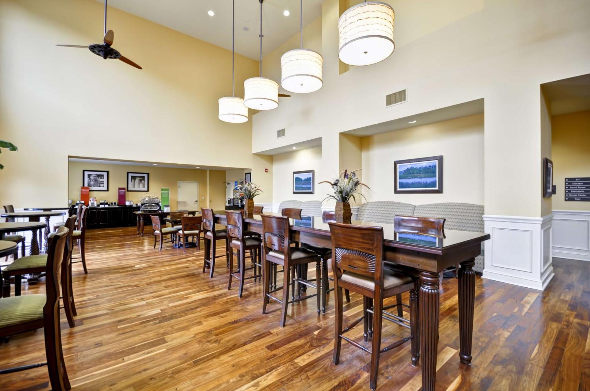 Hampton Inn & Suites North Charleston-University Boulevard Екстериор снимка